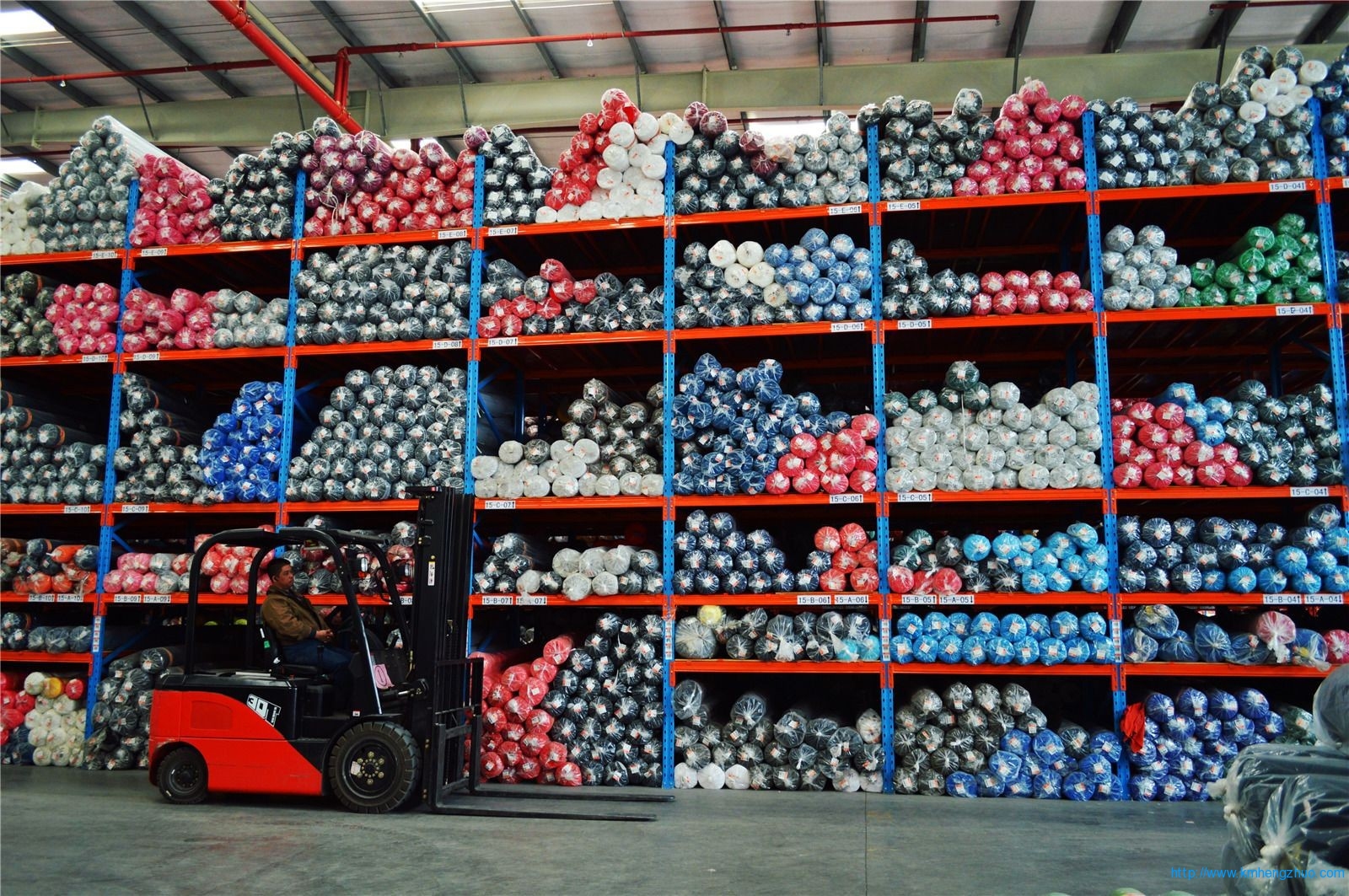 HZ-790型橫梁式貨架 重型高層倉庫貨架應用案例 HZ-790型橫梁式貨架 重型高層倉庫貨架應用案例